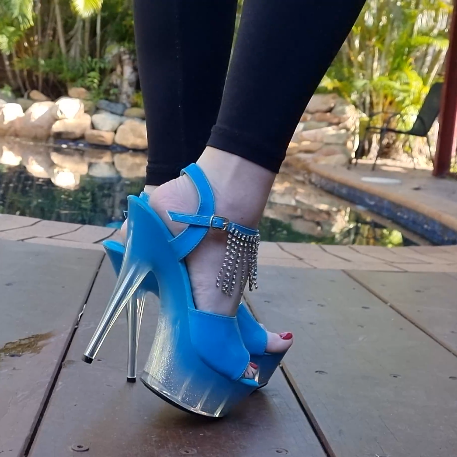 CATIE TURQUOISE 6 INCH HIGH HEEL PLATFORM SHOES WITH RHINESTONES SIZE 7 USA